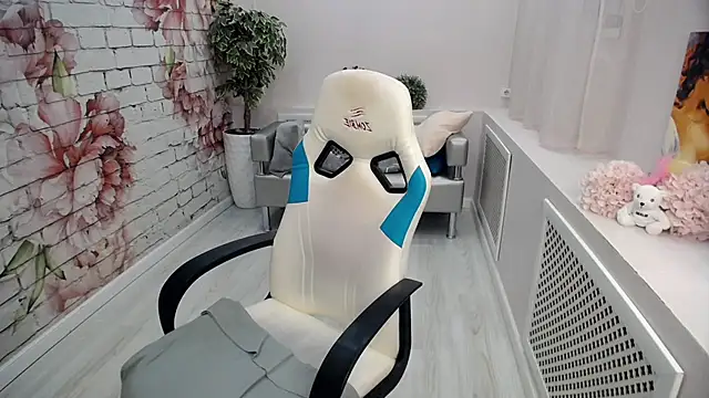 Snapshot of Cutie_Asya chatting on October 28, 2025, 4:16 am Cutie Asya online show from October 28, 2025, 4:16 am