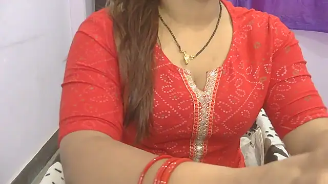 cutie-taara online show from October 31, 2025, 4:02 am
