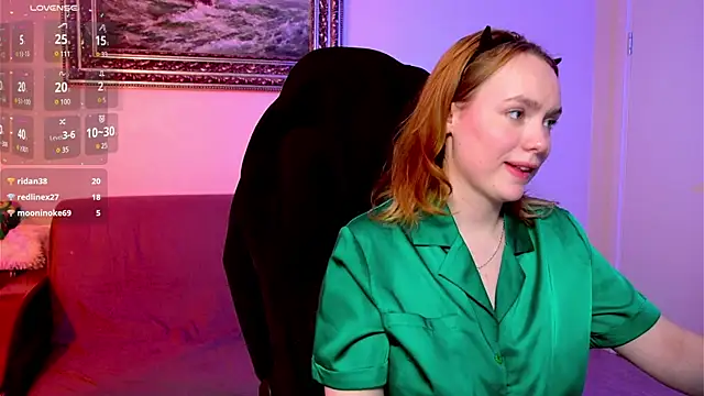 Snapshot of Kari_Lunna chatting on December 14, 2024, 7:07 am Kari Lunna online show from December 14, 2024, 7:07 am