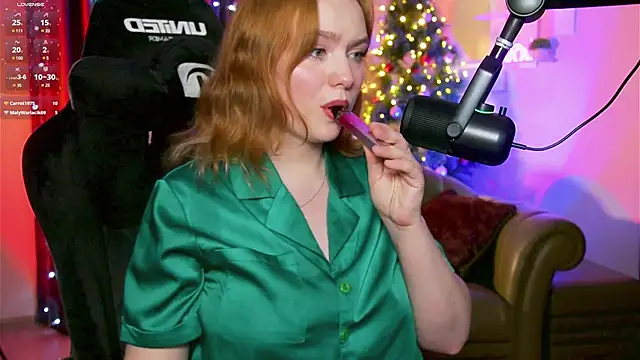 Snapshot of Kari_Lunna chatting on December 21, 2024, 6:52 am Kari Lunna online show from December 21, 2024, 6:52 am