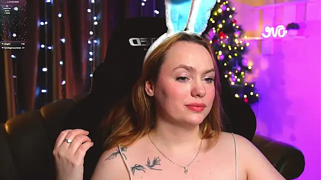 Snapshot of Kari_Lunna chatting on December 25, 2024, 6:20 am Kari Lunna online show from December 25, 2024, 6:20 am