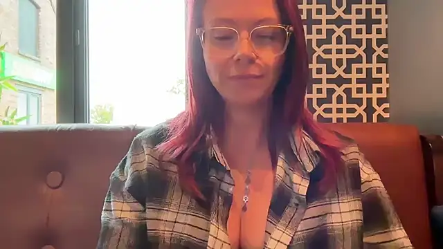 Snapshot of MelodyRoseUk chatting on October 30, 2025, 12:17 pm MelodyRoseUk online show from October 30, 2025, 12:17 pm