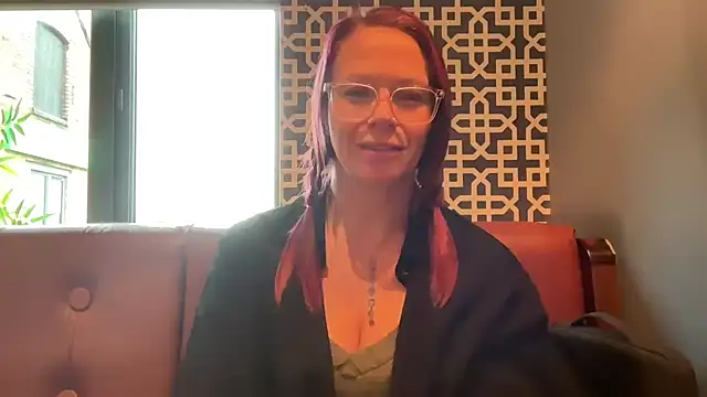 Snapshot of MelodyRoseUk chatting on November 11, 2025, 11:21 am MelodyRoseUk online show from November 11, 2025, 11:21 am