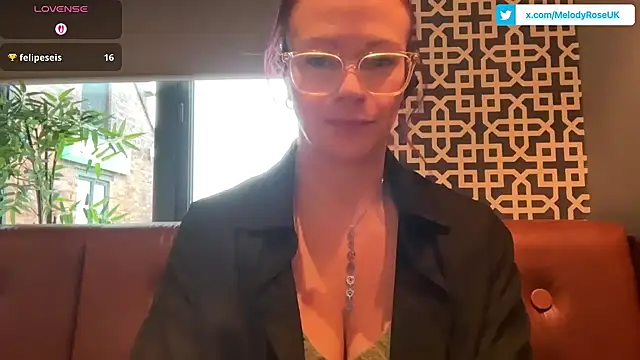 Snapshot of MelodyRoseUk chatting on December 4, 2025, 11:08 am MelodyRoseUk online show from December 4, 2025, 11:08 am