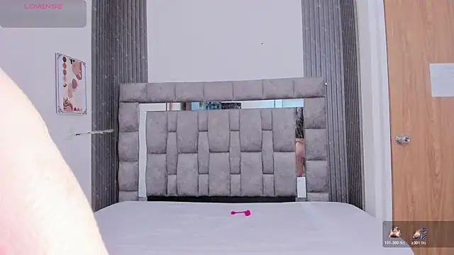 zulyjones online show from November 11, 2025, 12:27 pm