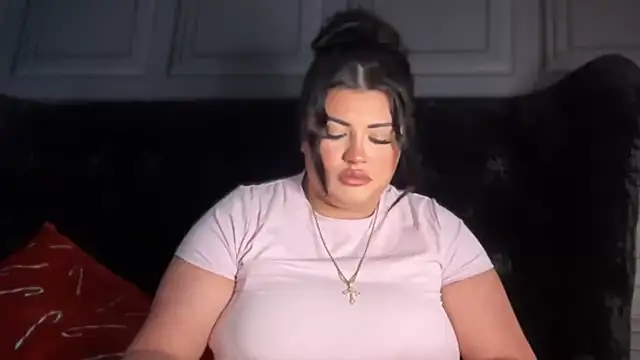 curvybabesx1 online show from December 2, 2025, 1:39 pm