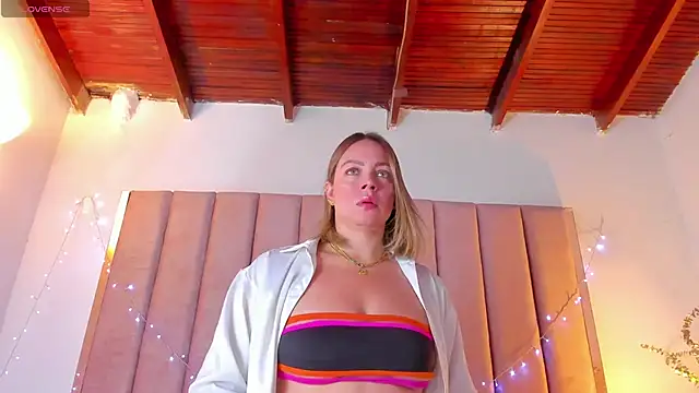 Snapshot of VICTORIA_RASH chatting on January 17, 2025, 6:33 pm VICTORIA RASH online show from January 17, 2025, 6:33 pm