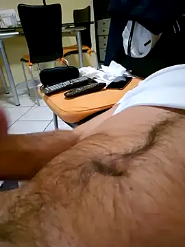 1talianBeutifulCock online show from February 12, 2025, 6:51 pm