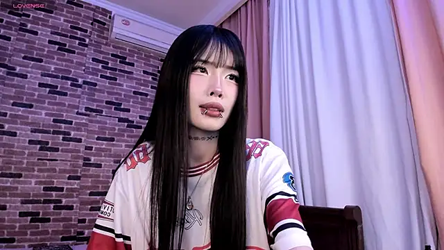 Velvetsky 1 online show from November 12, 2025, 5:24 pm