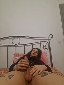 perla97 online show from December 11, 2024, 8:18 pm