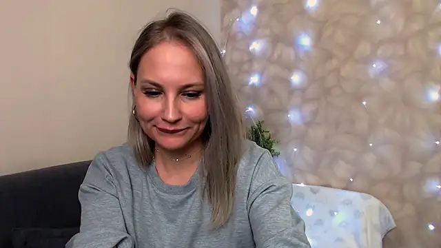 Sunny bunny6 online show from December 11, 2024, 5:04 pm