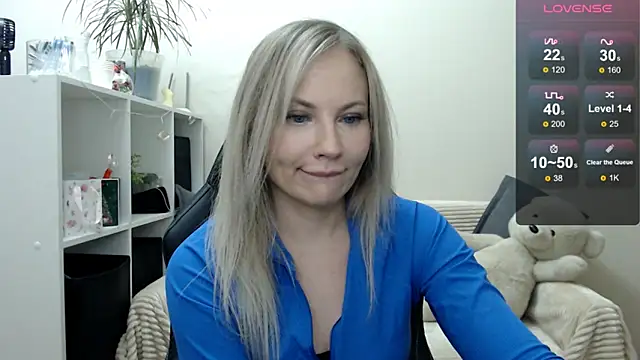 Sunny bunny6 online show from December 2, 2025, 9:32 pm