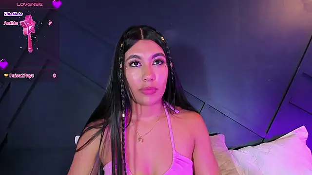 Emilyh  online show from January 27, 2025, 2:13 pm