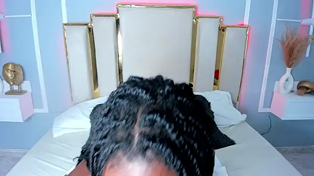 Roxxana-queen online show from January 21, 2025, 8:00 pm