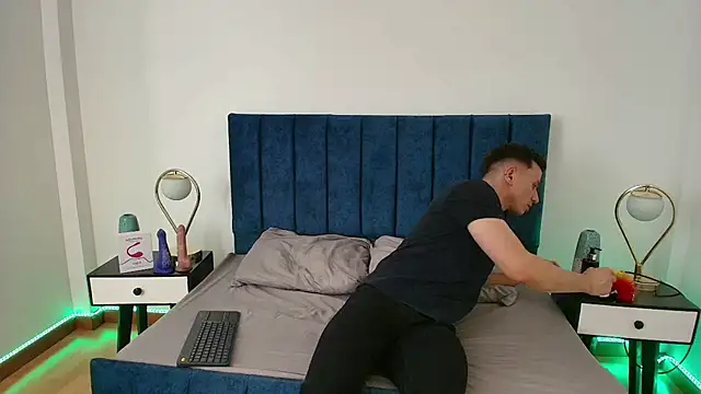 Andrewfalcon online show from March 12, 2025, 7:17 pm