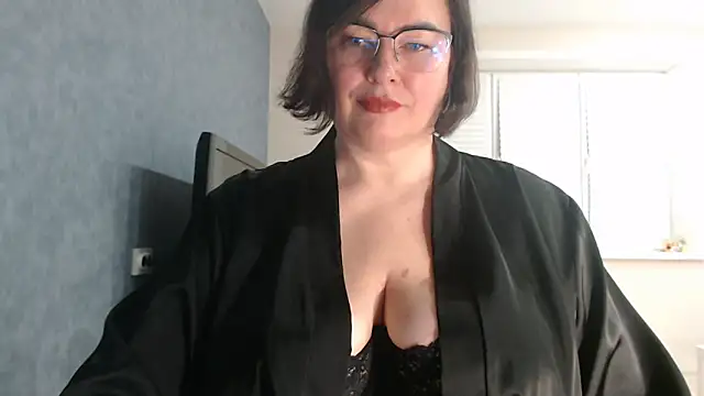 Nora Star online show from November 15, 2025, 4:36 pm