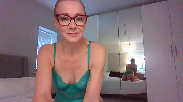 ELEGANT-ARIA36 online show from December 18, 2024, 11:13 am