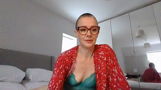 ELEGANT-ARIA36 online show from January 29, 2025, 11:20 am