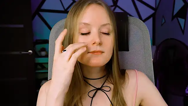 VivienLeeigh online show from January 19, 2025, 3:21 pm