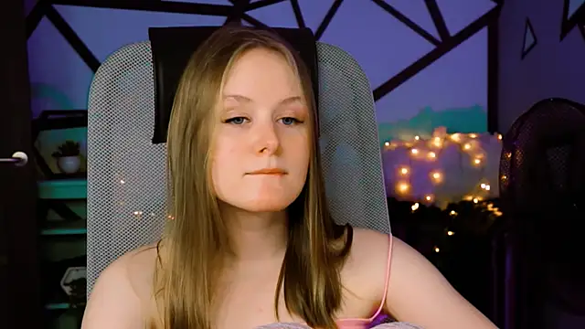 VivienLeeigh online show from January 19, 2025, 6:32 pm