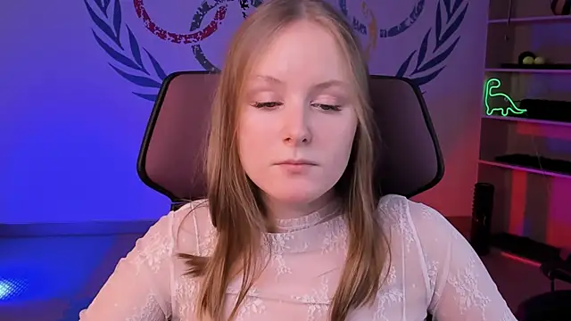 VivienLeeigh online show from February 6, 2025, 1:10 pm