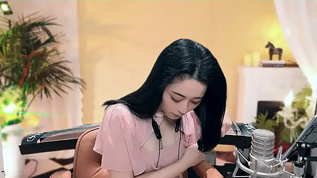 Snapshot of Tian-xin-999 chatting on March 5, 2025, 4:13 pm Tian-xin-999 online show from March 5, 2025, 4:13 pm