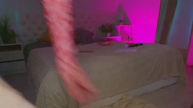 Snapshot of _Kira_Moon_ chatting on March 13, 2025, 12:35 pm Kira Moon online show from March 13, 2025, 12:35 pm