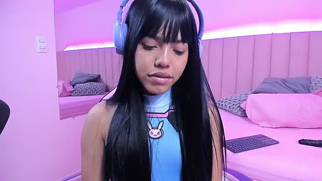 KellyOlsenbe online show from January 16, 2025, 8:36 pm