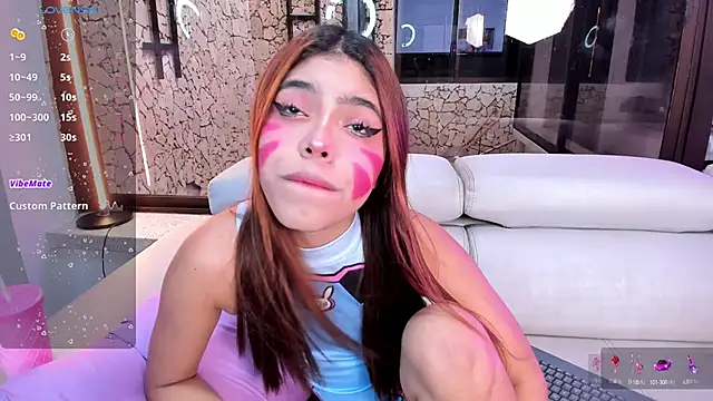 KellyOlsenbe online show from February 2, 2025, 8:30 pm