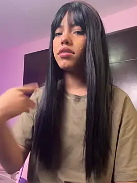 KellyOlsenbe online show from March 3, 2025, 8:11 pm