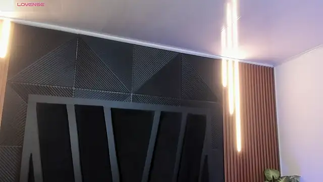 JeanColleman online show from December 3, 2025, 11:14 pm