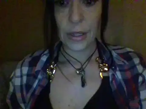 Snapshot of Fiesty_findom40 chatting on January 23, 2025, 11:47 pm Fiesty findom40 online show from January 23, 2025, 11:47 pm