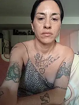 Snapshot of LaCristinatrans chatting on November 18, 2025, 6:56 pm LaCristinatrans online show from November 18, 2025, 6:56 pm