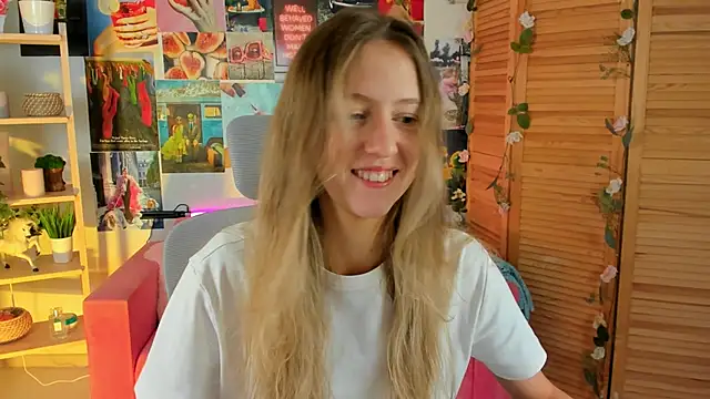 Snapshot of Sharon_Evansi chatting on December 7, 2024, 8:44 am Sharon Evansi online show from December 7, 2024, 8:44 am