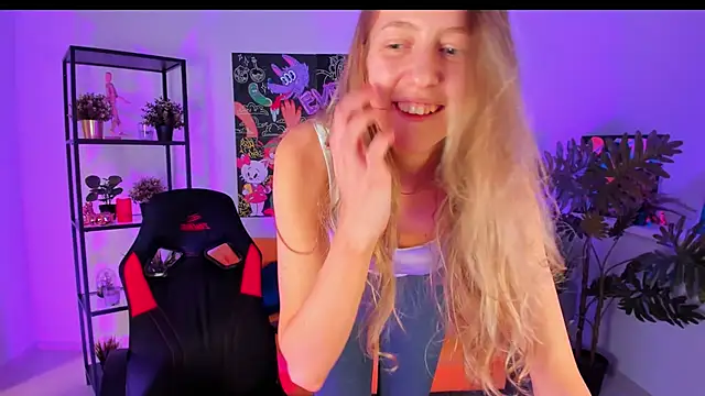 Snapshot of Sharon_Evansi chatting on December 22, 2024, 12:38 pm Sharon Evansi online show from December 22, 2024, 12:38 pm