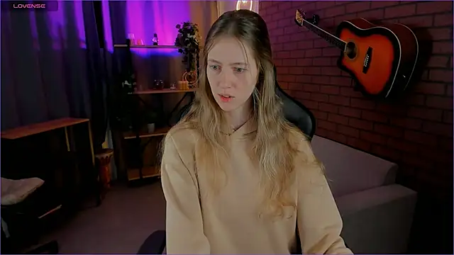 Snapshot of Sharon_Evansi chatting on January 3, 2025, 8:54 am Sharon Evansi online show from January 3, 2025, 8:54 am