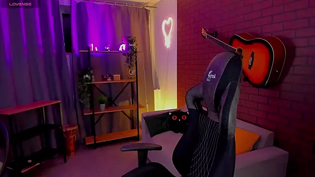 Snapshot of Sharon_Evansi chatting on January 4, 2025, 9:32 am Sharon Evansi online show from January 4, 2025, 9:32 am