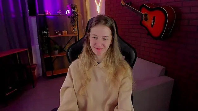 Snapshot of Sharon_Evansi chatting on January 5, 2025, 8:32 am Sharon Evansi online show from January 5, 2025, 8:32 am