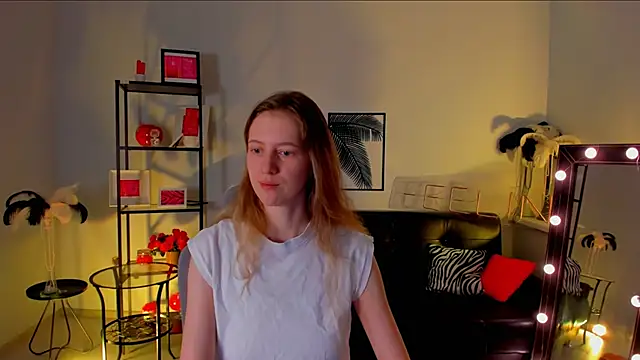 Snapshot of Sharon_Evansi chatting on March 14, 2025, 11:23 am Sharon Evansi online show from March 14, 2025, 11:23 am