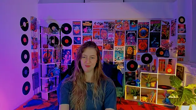 Snapshot of Sharon_Evansi chatting on March 22, 2025, 2:58 pm Sharon Evansi online show from March 22, 2025, 2:58 pm