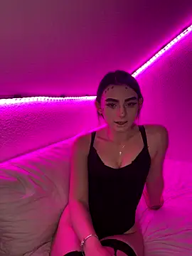 Snapshot of AdelinaAlia chatting on September 17, 2025, 7:59 pm AdelinaAlia online show from September 17, 2025, 7:59 pm