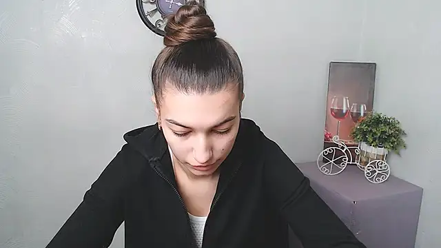 KarolinaRosse  online show from February 19, 2025, 7:06 am