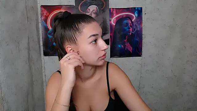 KarolinaRosse  online show from September 26, 2025, 5:00 am