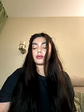 Sweet Khalifa  online show from November 6, 2025, 2:40 pm