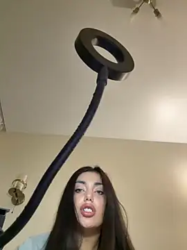 Sweet Khalifa  online show from December 4, 2025, 2:37 pm