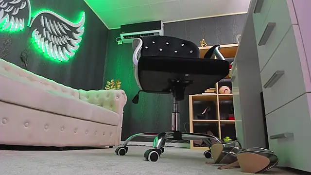 anemarieejolie online show from January 19, 2025, 10:39 pm