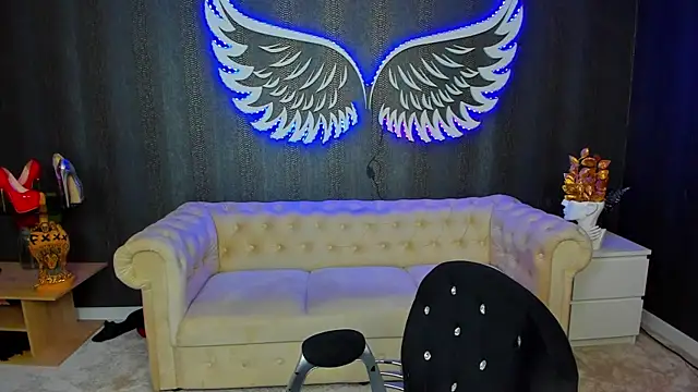 anemarieejolie online show from October 9, 2025, 5:11 pm