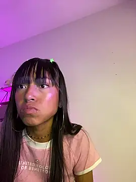 bonnie 18x online show from February 14, 2025, 7:28 am