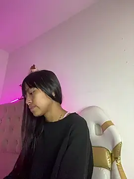 bonnie 18x online show from March 6, 2025, 12:19 pm