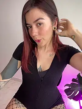 luccianagreyy online show from January 8, 2025, 8:39 pm